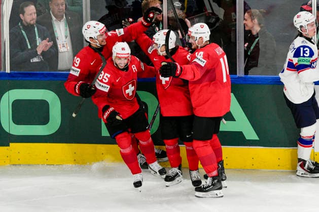 ZURICH, SWITZERLAND - MAY 30: Switzerland celebrates Denis Malgin of Switzerland 2nd R) goal during the 2026 IIHF Ice hockey, Eishockey World Championship, WM, Weltmeisterschaft Switzerland game between Switzerland and Norway at Swiss Life Arena on May 30, 2026 in Zurich, Zurich. Zurich Swiss Life Arena Zurich Switzerland Copyright: xJustPictures.ch JarixPestelaccix jp-en-EuSpIm-JP6_JAR_Switzerland_Norway_30May2026_00053