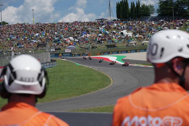 30.05.2026, Autodromo Internazionale del Mugello, Mugello, MotoGP Grosser Preis von Italien 2026 ,im Bild Marc Marquez (ESP), Ducati Lenovo Team, Diogo Moreira (BRA), ProHonda LCR, Fermin Aldeguer (ESP), BK8 Gresini Racing MotoGP (Photo by Hasan Bratic DeFodi Images) -