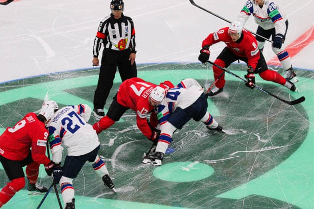 WINTER SPORTS - Ice hockey, Eishockey - IIHF World Championship, WM, Weltmeisterschaft - Semifinal - Switzerland vs. Norway Photo by IPA ABACAPRESS.COM85185762 - face off 17 (SWI), 44 SAXRUD-DANIELSEN Adrian (NOR) during IIHF World Championship - Semifinal - Switzerland vs Norway, Ice Hockey in Zurich, Switzerland, May 30 2026 Zurigo Switzerland  Copyright: xIPAxSport ABACAx
