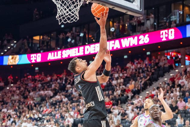 Justus Hollatz 21 (FC Bayern Basketball) wirf einen Korb, FC Bayern Basketball vs. Telekom Baskets Bonn, BBL, Halbfinale 1, 30.05.2026 Muenchen Bayern Deutschland