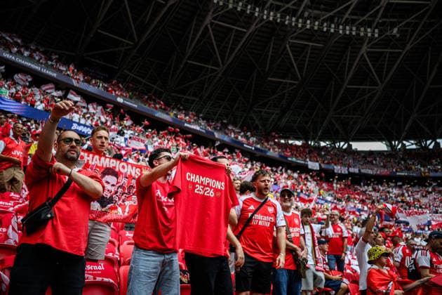 260530 Fans of Arsenal ahead of the UEFA Champions League final match between Paris Saint-Germain and Arsenal on May 30, 2026 in Budapest. Photo: Maxim Thore BILDBYRAN kod MT MT1056 fotboll football soccer fotball uefa champions league champions league paris saint-germain arsenal bbeng publik Copyright: MAXIMxTHORE BB260530MT018