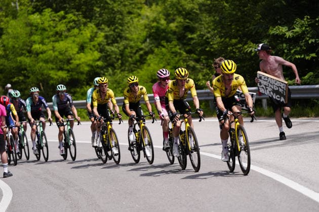Denmark™s Jonas Vingegaard Hansen of Team Visma Lease A Bike (Pink jersey) during Stage 20 of the Giro d™Italia, from Gemona del Friuli to Piancavallo, Italy, Saturday,May 30, 2026.  Copyright: xFabioxFerrarix xLaPressex