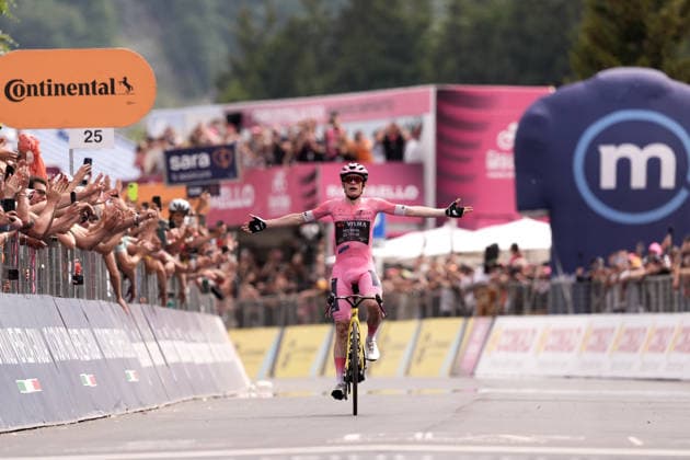 Denmark™s Jonas Vingegaard Hansen of Team Visma Lease A Bike (Pink jersey) winner of the stage on the finish line during Stage 20 of the Giro d™Italia, from Gemona del Friuli to Piancavallo, Italy, Saturday,May 30, 2026.  Copyright: xMassimoxPaolonex xLaPressex
