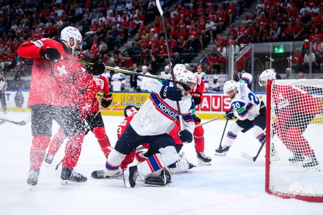 260530 Eskild Bakke Olsen of Norway during the 2026 IIHF Ice hockey, Eishockey World Championship, WM, Weltmeisterschaft semifinal match between Switzerland and Norway on May 30, 2026 in Zürich. Photo: Jesper Zerman BILDBYRAN kod JZ JZ0737 ishockey ice hockey ishockey-vm 2026 vm 2026 iihf world championship semifinal semifinals switzerland schweiz norge norway bbeng Copyright: JESPERxZERMAN BB260530JZ049