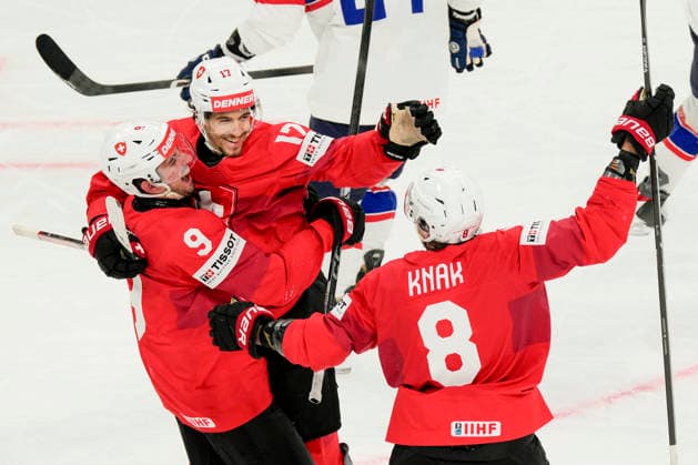 ZURICH, SWITZERLAND - MAY 30: Ken Jager of Switzerland C) celebrates his goal with Damien Riat of Switzerland L) and Simon Knak of Switzerland R) during the 2026 IIHF Ice hockey, Eishockey World Championship, WM, Weltmeisterschaft Switzerland game between Switzerland and Norway at Swiss Life Arena on May 30, 2026 in Zurich, Zurich. Zurich Swiss Life Arena Zurich Switzerland Copyright: xJustPictures.ch JarixPestelaccix jp-en-EuSpIm-JP6_JAR_Switzerland_Norway_30May2026_00055