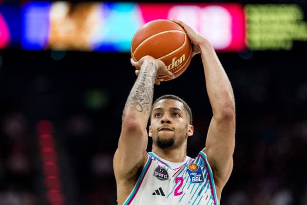 MUNICH, GERMANY - MAY 30: Alijah Comithier (Telekom Baskets Bonn, 2) shooting from the freethrow line during the easyCredit Basketball Bundesliga Playoffs Semi-final match 1 between FC Bayern Muenchen vs. Telekom Baskets Bonn at SAP Garden on match 1 of easyCredit Basketball Bundesliga Playoffs Semi-final on May 30, 2026 in Munich, Germany. Bavaria Germany Copyright: xSteffiexWunderlx