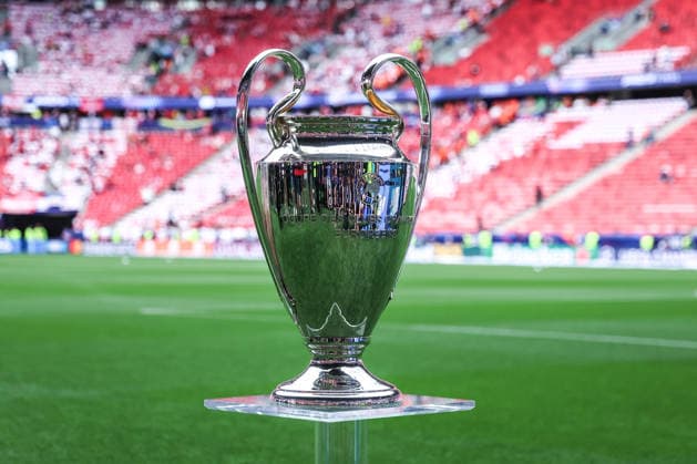 Fussball, UEFA Champions League Saison 2025 2026 Finale Paris Saint-Germain - FC Arsenal 30.05.2026, Puskas Arena Budapest Der Pokal der UEFA Champions League vor dem Spiel im Stadion, Trophäe Budapest Puskas Arena Ungarn