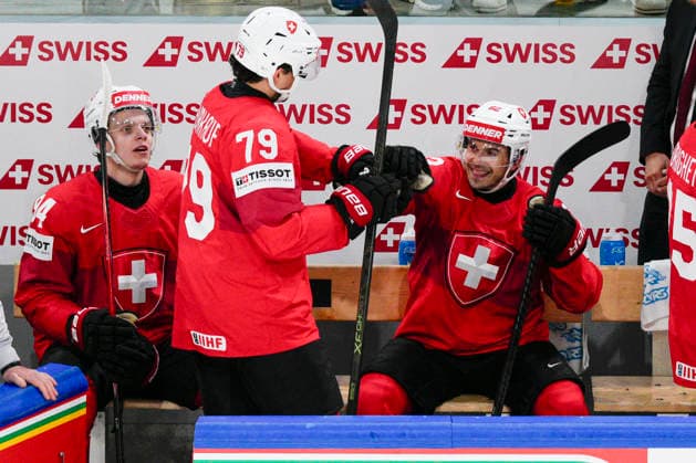 ZURICH, SWITZERLAND - MAY 30: Denis Malgin of Switzerland R) celebrated by Calvin Thurkauf of Switzerland C) for his goal during the 2026 IIHF Ice hockey, Eishockey World Championship, WM, Weltmeisterschaft Switzerland game between Switzerland and Norway at Swiss Life Arena on May 30, 2026 in Zurich, Zurich. Zurich Swiss Life Arena Zurich Switzerland Copyright: xJustPictures.ch JarixPestelaccix jp-en-EuSpIm-JP6_JAR_Switzerland_Norway_30May2026_00085