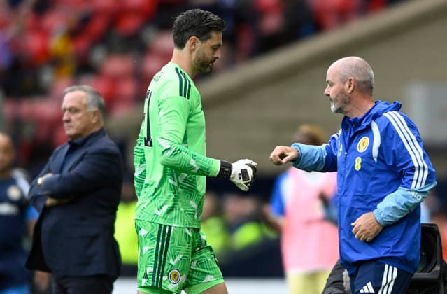 Glasgow, Scotland, 30th May 2026. Craig Gordon of Scotland and Steve Clarke Coach of Scotland during the Scotland vs Curacao International Friendly, Länderspiel, Nationalmannschaft match at Hampden Park, Glasgow. Picture credit should read: Neil Hanna Sportimage EDITORIAL USE ONLY. No use with unauthorised audio, video, data, fixture lists, club league logos or live services. Online in-match use limited to 120 images, no video emulation. No use in betting, games or single club league player publications. SPI_064_NH_Scotland_Curacao SPI-4830-0064