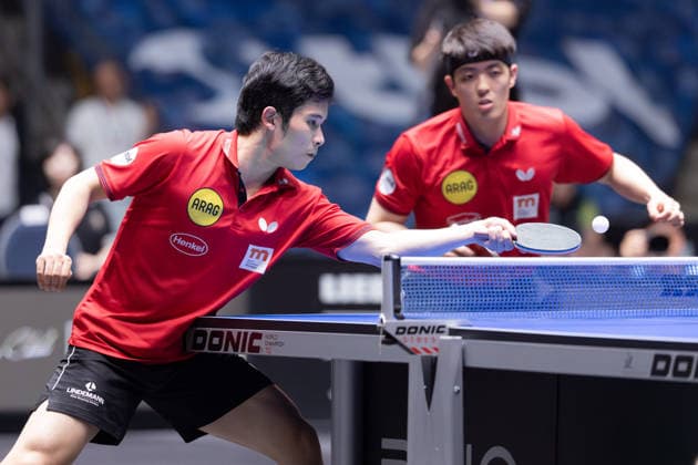 Borussia Düsseldorf und TTC Schwalbe Bergneustadt, Liebherr TTBL-Halbfinalspiel 2026 Yongyin Li (Borussia Düsseldorf) und Dang Qiu (Borussia Düsseldorf) im abschließenden Doppel. Liebherr TTBL Final4 2026, erstes Halbfinale zwischen Borussia Düsseldorf und TTC Schwalbe Bergneustadt am 30. Mai 2026 in der Süwag Energie ARENA in Frankfurt am Main., Frankfurt am Main Hessen Deutschland Süwag Energie ARENA