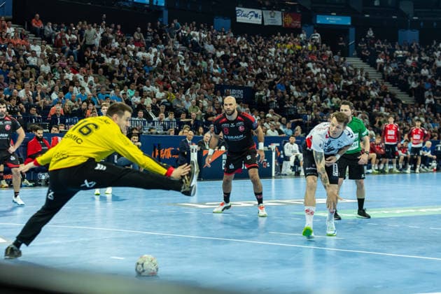Emil Jakobsen (SG Flensburg-Handewitt) controls the ball during the handball semi-final of the the Winamax EHF Finals 2026 between MT Melsungen and SG Flensburg-Handewitt at Barclays Arena on May 30, 2026 in Hamburg, Germany. - *** Emil Jakobsen SG Flensburg Handewitt controls the ball during the handball semi final of the Winamax EHF Finals 2026 between MT Melsungen and SG Flensburg Handewitt at Barclays Arena on May 30, 2026 in Hamburg, Germany