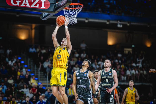 Basketball Berlin 30.05.2026 Saison 2025 2026 EasyCredit BBL 1. Bundesliga Männer, Herren Playoffs Halbfinale Spiel 1 Alba Berlin - BMA365 Bamberg Baskets Sam Griesel (Alba Berlin, No.05) Ibrahim Watson-Boye (Bamberg, No.02) Ibrahim Watson