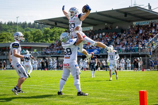 Touchdown celebration Theo Michl (Pforzheim Wilddogs, 33 Running Back) and Tobias Pai (Pforzheim Wilddogs, 68 Offensive Line) Pforzheim Wilddogs vs ifm Razorbacks Ravensburg, American Football, German Football League, Week 4, 2026, 30.05.2026, Pforzheim Kramski Arena Baden Württemberg Germany Copyright: xFootxBowl SebastianxJustx