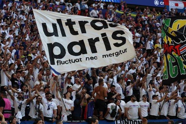 Paris Saint-Germain v Arsenal FC - UEFA Champions League Final 2026 Paris Saint-Germain fans with Ultras flag before the UEFA Champions League Final 2026 match between Paris Saint-Germain and Arsenal FC at Puskas Arena on May 30, 2026 in Budapest, Hungary. WARNING! This Photograph May Only Be Used For Newspaper And Or Magazine Editorial Purposes. May Not Be Used For Publications Involving 1 player, 1 Club Or 1 Competition Without Written Authorisation From Football DataCo Ltd. For Any Queries, Please Contact Football DataCo Ltd on +44 (0) 207 864 9121 Budapest Puskas Arena Hungary Hungary Copyright: xAllstarxPicturexLibraryxLtdx