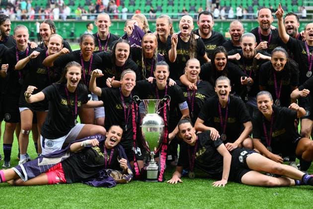 RSC Anderlecht v SV Zulte Waregem - Women s Cup Final LA LOUVIERE, BELGIUM - MAY 30 : Players of Anderlecht celebrates the victory after the RBFA Belgian Women s Cup final match between RSC Anderlecht and SV Zulte Waregem on May 30, 2026 in La Louviere, Belgium, 30 05 2026 La Louviere Belgium  Copyright: xVincentxKalutx