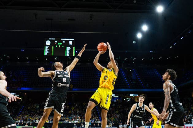 Jack Kayil (Alba Berlin, 7) mit einem Wurfversuch 30.05.2026, Alba Berlin vs Bamberg Baskets, Basketball, BBL, Max-Schmeling Halle, Berlin DFL regulations prohibit any use of photographs as image sequences and or quasi-video. Copyright: HMBxMedia xFinnxWeidmann