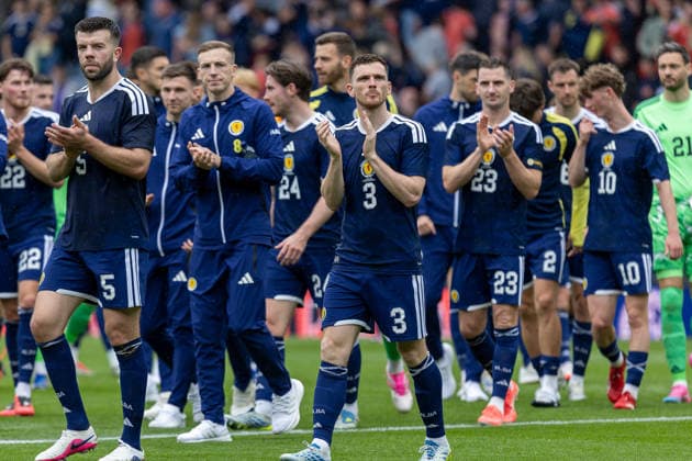Scotland v Curacao, Friendly International Challenge Andy Robertson of Scotland national team, Nationalteam applauds the fans as they say their farewell s ahead of heading off to the FIFA World Cup, WM, Weltmeisterschaft, Fussball during the International Challenge Match - Scotland vs Curacao, Barclays Hampden, Glasgow. 30 May 2026 Hampden Park Barclays Hampden Glasgow Scotland Editorial use only , Copyright: xColinxPoultneyx PSI-24309-0166