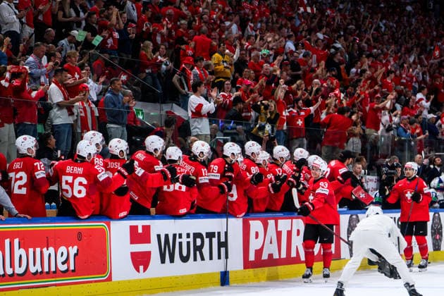 260530 ThÃ o Rochette of Switzerland celebrates 6-0 during the 2026 IIHF Ice hockey, Eishockey World Championship, WM, Weltmeisterschaft semifinal match between Switzerland and Norway on May 30, 2026 in Zürich. Photo: Jesper Zerman BILDBYRAN kod JZ JZ0737 ishockey ice hockey ishockey-vm 2026 vm 2026 iihf world championship semifinal semifinals switzerland schweiz norge norway bbeng Copyright: JESPERxZERMAN BB260530JZ064