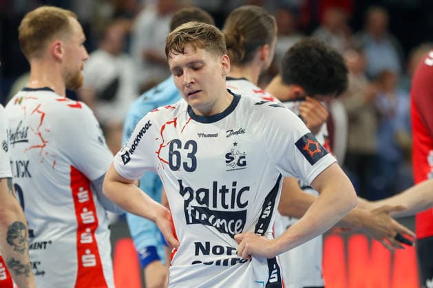 30.05.2026, xgox, Handball - EHF European League Halbfinale MT Melsungen - SG Flensburg-Handewitt v.l. Domen Novak (Flensburg, 63) enttaeuscht, schaut enttaeuscht, niedergeschlagen, disappointed Hamburg