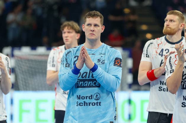 30.05.2026, xgox, Handball - EHF European League Halbfinale MT Melsungen - SG Flensburg-Handewitt v.l. Kevin Moller (Möller, Flensburg, 20) enttaeuscht, schaut enttaeuscht, niedergeschlagen, disappointed Hamburg