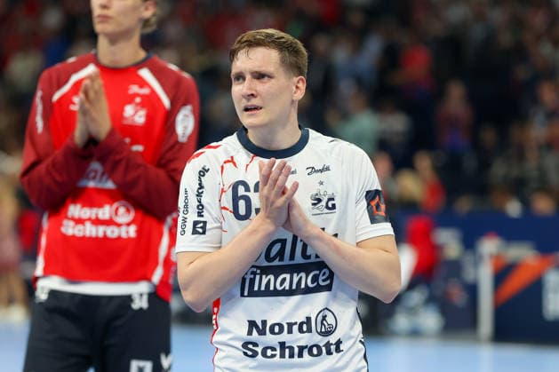 30.05.2026, xgox, Handball - EHF European League Halbfinale MT Melsungen - SG Flensburg-Handewitt v.l. Domen Novak (Flensburg, 63) enttaeuscht, schaut enttaeuscht, niedergeschlagen, disappointed Hamburg