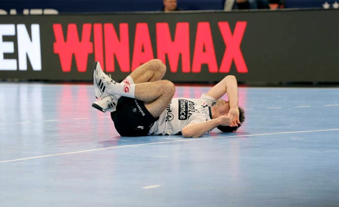 photo : am Boden zerstört ist ..... Niclas Kirkelokke (Flensburg) Handball Herren am Sa. 30.05.2026 Mens EHF European League , Final Four in Hamburg SG Flensburg - Melsungen, Halbfinale