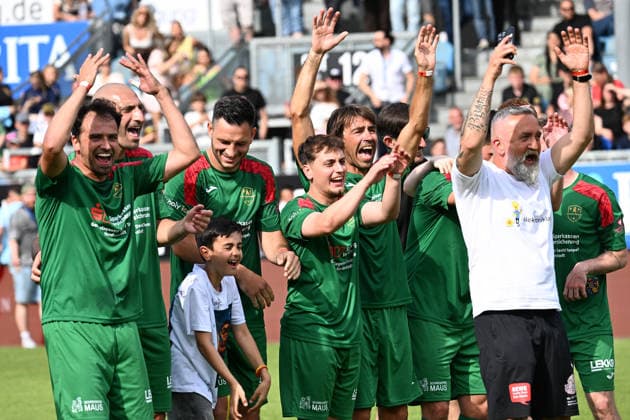 30.05.2026, xsvx, Fussball Langholz Cup 2026, v.l. Jubel, Freude, Emotionen ueber den Sieg bei den Kreisliga Allstars Wiesbaden
