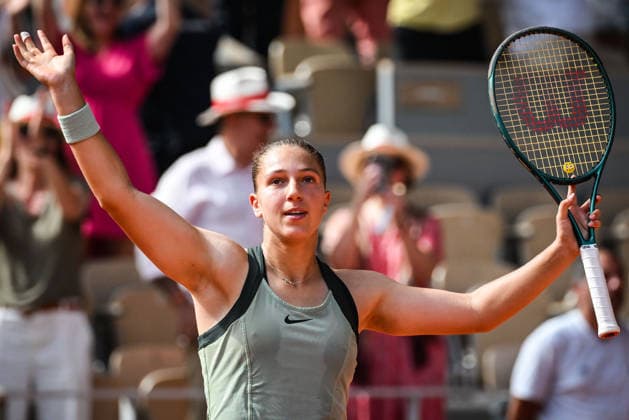 May 30, 2026, Paris, France, France: Diane PARRY of France celebrates his victory during the seventh day of the Roland-Garros 2026, French Open 2026, Grand Slam tennis tournament at Roland-Garros Stadium on May 30, 2026 in Paris, France. Paris France - ZUMAm308 20260530_zsp_m308_025 Copyright: xMatthieuxMirvillex