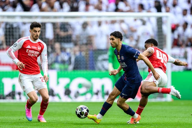 260530 Achraf Hakimi of Paris Saint-Germain and Kai Havertz of Arsenal during the UEFA Champions League final match between Paris Saint-Germain and Arsenal on May 30, 2026 in Budapest. Photo: Maxim Thore BILDBYRAN kod MT MT1056 fotboll football soccer fotball uefa champions league champions league paris saint-germain arsenal bbeng Copyright: MAXIMxTHORE BB260530MT060