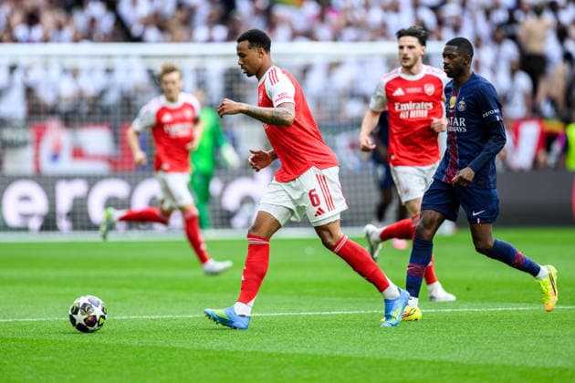 260530 Gabriel of Arsenal and Ousmane Dembele of Paris Saint-Germain during the UEFA Champions League final match between Paris Saint-Germain and Arsenal on May 30, 2026 in Budapest. Photo: Maxim Thore BILDBYRAN kod MT MT1056 fotboll football soccer fotball uefa champions league champions league paris saint-germain arsenal bbeng Copyright: MAXIMxTHORE BB260530MT061