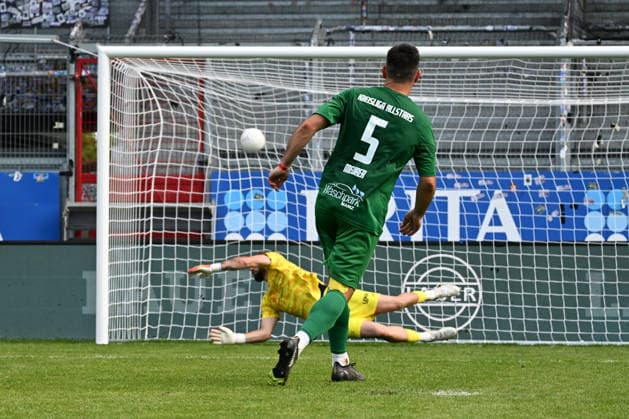 30.05.2026, xsvx, Fussball Langholz Cup 2026, v.l. David Meurer (Kreisliga Allstars) Lukas Watkowiak (Eckerlin & Friends) Wiesbaden