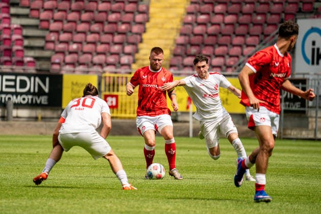 30.05.2026, xdaymx, Fussball Oberliga Rheinland-Pfalz Saar, 1.FC Kaiserslautern - FV Eppelborn Jean Zimmer (FCK) im Dribbling DFL DFB REGULATIONS PROHIBIT ANY USE OF PHOTOGRAPHS as IMAGE SEQUENCES and or QUASI-VIDEO) Kaiserslautern