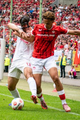 30.05.2026, xdaymx, Fussball Oberliga Rheinland-Pfalz Saar, 1.FC Kaiserslautern - FV Eppelborn vl. Marjanovic, Bono (Eppelborn) im Zweikampf mit Chukwukelu, Chinedu (FCK) DFL DFB REGULATIONS PROHIBIT ANY USE OF PHOTOGRAPHS as IMAGE SEQUENCES and or QUASI-VIDEO) Kaiserslautern