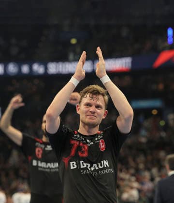 photo : Jubel nach dem Schlußpfiff bei den Spielern aus Melsungen , hier feiert Timo Kastening Handball Herren am Sa. 30.05.2026 Mens EHF European League , Final Four in Hamburg SG Flensburg - Melsungen, Halbfinale