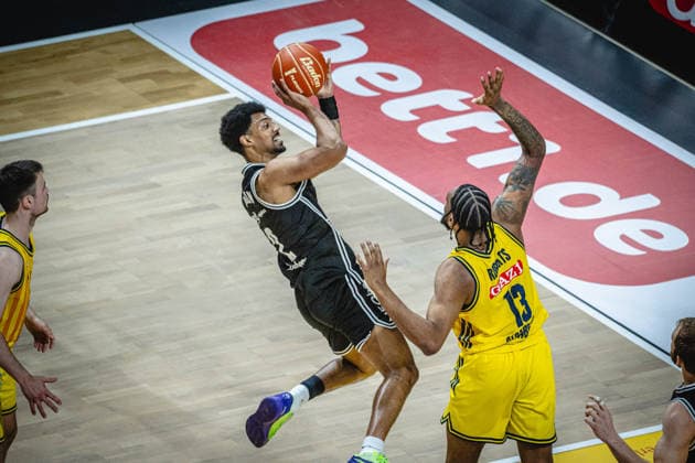 Basketball Berlin 30.05.2026 Saison 2025 2026 EasyCredit BBL 1. Bundesliga Männer, Herren Playoffs Halbfinale Spiel 1 Alba Berlin - BMA365 Bamberg Baskets Ibrahim Watson-Boye (Bamberg, No.02) Ibrahim Watson J wan Roberts (Alba Berlin, No.13)