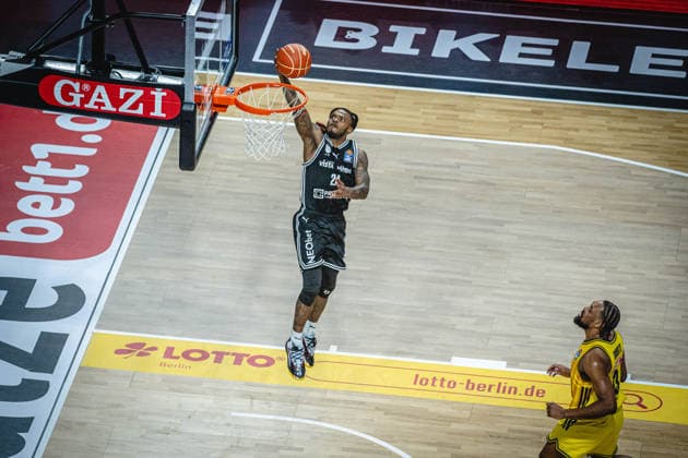 Basketball Berlin 30.05.2026 Saison 2025 2026 EasyCredit BBL 1. Bundesliga Männer, Herren Playoffs Halbfinale Spiel 1 Alba Berlin - BMA365 Bamberg Baskets Cobe Williams (Bamberg, No.24)