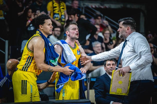 Basketball Berlin 30.05.2026 Saison 2025 2026 EasyCredit BBL 1. Bundesliga Männer, Herren Playoffs Halbfinale Spiel 1 Alba Berlin - BMA365 Bamberg Baskets Jonas Mattisseck (Alba Berlin, No.09) Michael Rataj (Alba Berlin, No.21) Sebastian Trzcionka (Alba Berlin, Assistenztrainer)