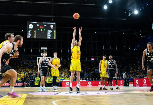Sam Griesel (Alba Berlin, 5) an der Freiwurflinie 30.05.2026, Alba Berlin vs Bamberg Baskets, Basketball, BBL, Max-Schmeling Halle, Berlin DFL regulations prohibit any use of photographs as image sequences and or quasi-video. Copyright: HMBxMedia xFinnxWeidmann