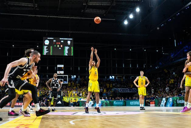 Jack Kayil (Alba Berlin, 7) an der Freiwurflinie 30.05.2026, Alba Berlin vs Bamberg Baskets, Basketball, BBL, Max-Schmeling Halle, Berlin DFL regulations prohibit any use of photographs as image sequences and or quasi-video. Copyright: HMBxMedia xFinnxWeidmann