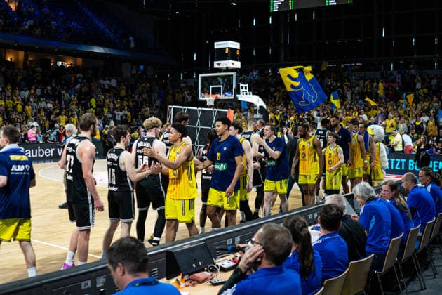 Nach dem Spiel 30.05.2026, Alba Berlin vs Bamberg Baskets, Basketball, BBL, Max-Schmeling Halle, Berlin DFL regulations prohibit any use of photographs as image sequences and or quasi-video. Copyright: HMBxMedia xFinnxWeidmann