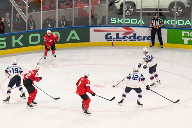 ZURICH, SWITZERLAND - MAY 30: Denis Malgin of Switzerland top of the pictures) in action during the 2026 IIHF Ice hockey, Eishockey World Championship, WM, Weltmeisterschaft Switzerland game between Switzerland and Norway at Swiss Life Arena on May 30, 2026 in Zurich, Zurich. Zurich Swiss Life Arena Zurich Switzerland Copyright: xJustPictures.ch JarixPestelaccix jp-en-EuSpIm-JP6_JAR_Switzerland_Norway_30May2026_00147