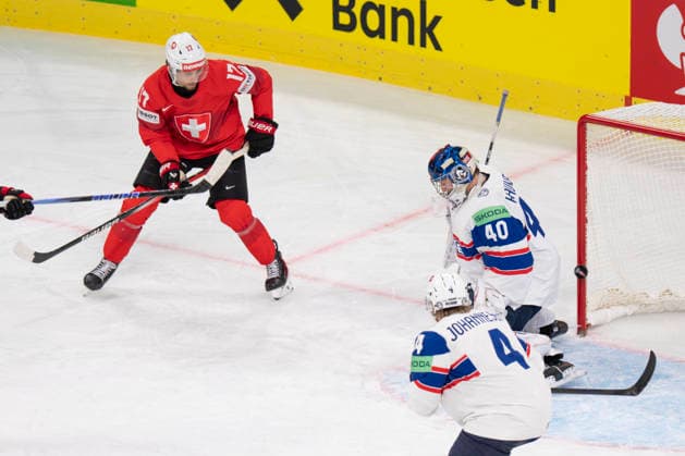 ZURICH, SWITZERLAND - MAY 30: goalkeeper Henrik Haukeland of Norway R) in action during the 2026 IIHF Ice hockey, Eishockey World Championship, WM, Weltmeisterschaft Switzerland game between Switzerland and Norway at Swiss Life Arena on May 30, 2026 in Zurich, Zurich. Zurich Swiss Life Arena Zurich Switzerland Copyright: xJustPictures.ch JarixPestelaccix jp-en-EuSpIm-JP6_JAR_Switzerland_Norway_30May2026_00148