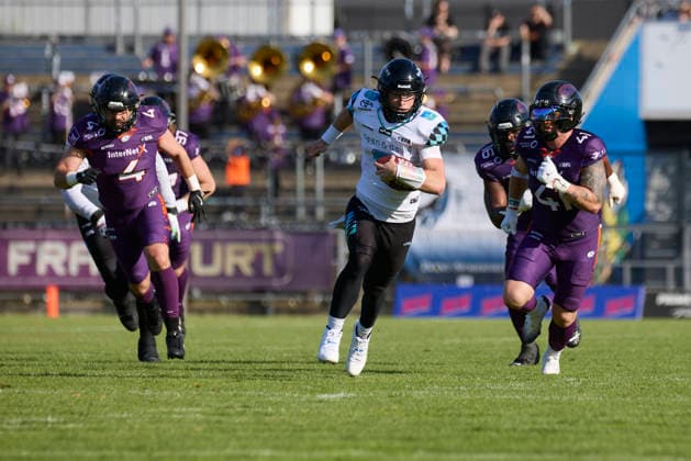 Frankfurt Galaxy - Munich Ravens, American Football, European Football Alliance (EFA), Saison 2026, 30.05.2026. 9 Russell Tabor (QB, Munich Ravens) auf de Weg zum Touchdown im Spiel zwischen Frankfurt Galaxy und Munich Ravens in der European Football Alliance (EFA) in Frankfurt am Main, Deutschland. Hessen Deutschland