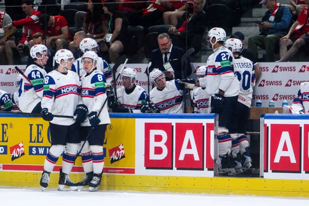 260530 Head coach Petter Thoresen of Norway during the 2026 IIHF Ice hockey, Eishockey World Championship, WM, Weltmeisterschaft semifinal match between Switzerland and Norway on May 30, 2026 in Zürich. Photo: Jesper Zerman BILDBYRAN kod JZ JZ0737 ishockey ice hockey ishockey-vm 2026 vm 2026 iihf world championship semifinal semifinals switzerland schweiz norge norway bbeng Copyright: JESPERxZERMAN BB260530JZ077