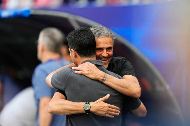 Paris Saint-Germain v Arsenal FC - UEFA Champions League Final 2026 Luis Enrique head coach of PSG and Mikel Arteta head coach of Arsenal gestures during the UEFA Champions League Final 2026 match between Paris Saint-Germain and Arsenal FC at Puskas Arena on May 30, 2026 in Budapest, Hungary. Budapest Hungary  Copyright: xJosexBretonx originalFilename:bretonhernandez-parissai260530_npW2w.jpg