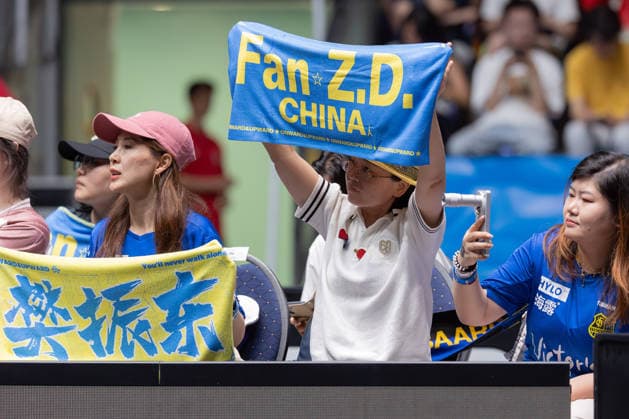 SV Werder Bremen 1. FC Saarbrücken Tischtennis, Liebherr TTBL-Halbfinalspiel 2026 Zahlreiche weibliche chinesische Fans von Fan Zhendong (1. FC Saarbrücken TT) feuern ihr Idol an. Liebherr TTBL Final4 2026, zweites Halbfinale zwischen SV Werder Bremen und dem 1. FC Saarbrücken Tischtennis am 30. Mai 2026 in der Süwag Energie ARENA in Frankfurt am Main., Frankfurt am Main Hessen Deutschland SÜWAG Arena