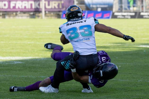 EFA - European Football Alliance: Frankfurt Galaxy - Munich Ravens, 30.05.2026 Jaylen Clay (Frankfurt Galaxy 3) stoppt tackled Justin Rodney (Munich Ravens 33),Frankfurt Galaxy - Munich Ravens, Frankfurt, PSD Bank Arena, 30.5.2026 Copyright: xBEAUTIFULxSPORTS Gawlikx