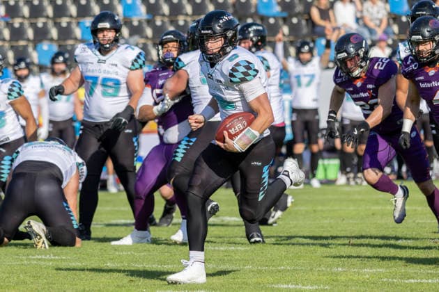 EFA - European Football Alliance: Frankfurt Galaxy - Munich Ravens, 30.05.2026 Russell Tabor (Munich Ravens 9) läuft den ball slebst und erzielt einen Touchdown, Frankfurt Galaxy - Munich Ravens, Frankfurt, PSD Bank Arena, 30.5.2026 Copyright: xBEAUTIFULxSPORTS Gawlikx