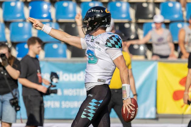 EFA - European Football Alliance: Frankfurt Galaxy - Munich Ravens, 30.05.2026 Russell Tabor (Munich Ravens 9) mit dem Football in der Hand, nachdem er das neue First Down 1st Down erlaufen hat, Frankfurt Galaxy - Munich Ravens, Frankfurt, PSD Bank Arena, 30.5.2026 Copyright: xBEAUTIFULxSPORTS Gawlikx