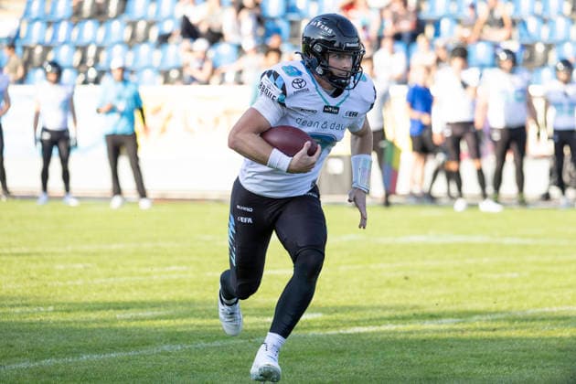 EFA - European Football Alliance: Frankfurt Galaxy - Munich Ravens, 30.05.2026 Russell Tabor (Munich Ravens 9) läuft den Ball selbst, Freisteller, .Portrait Porträt, Frankfurt Galaxy - Munich Ravens, Frankfurt, PSD Bank Arena, 30.5.2026 Copyright: xBEAUTIFULxSPORTS Gawlikx